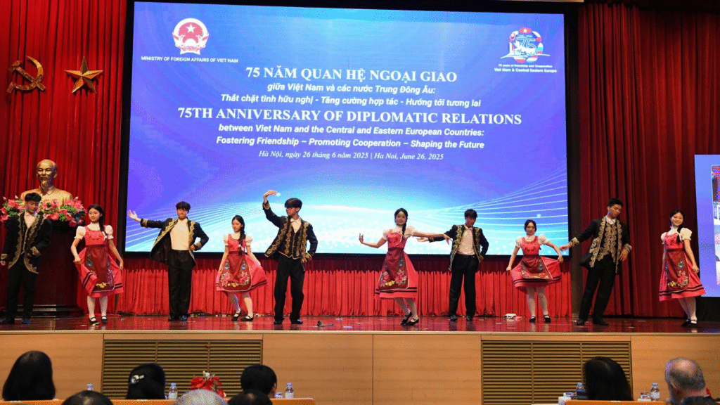 Nhịp Cầu Kỷ niệm 75 năm Việt Nam - Trung Đông Âu 1 image 29
