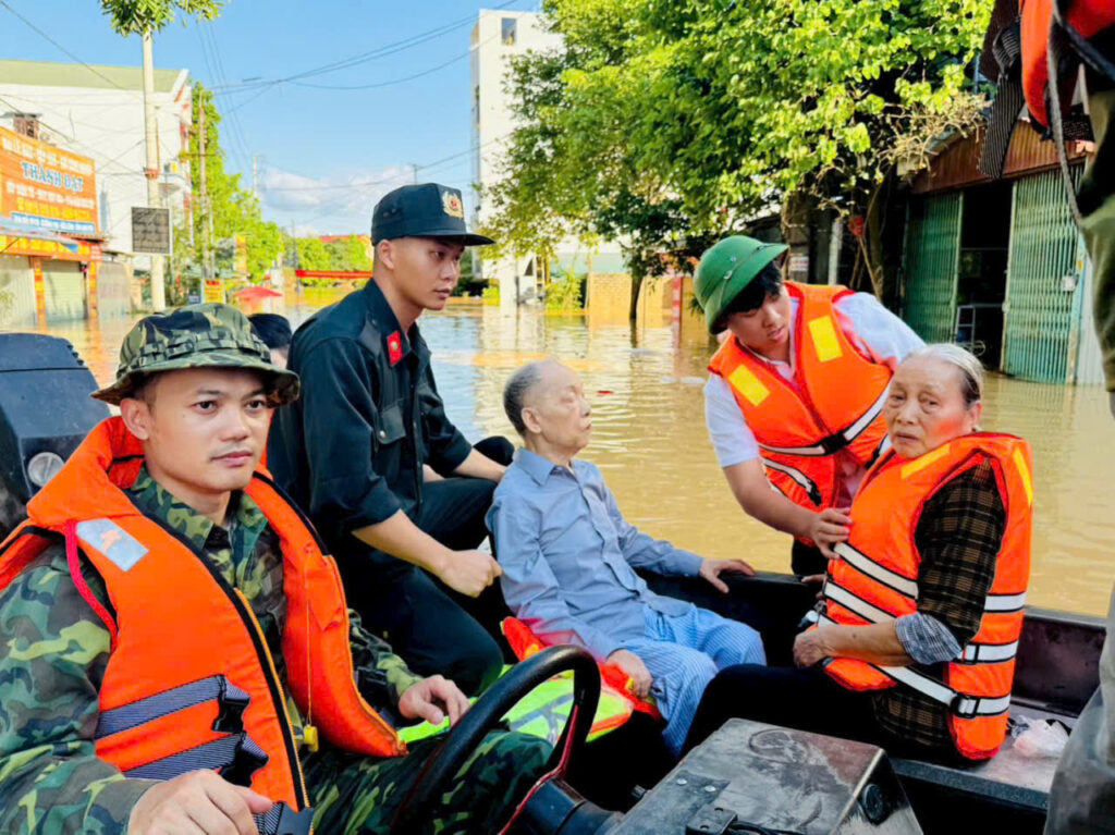 Miền Nam hướng về miền Bắc: Sức mạnh từ cộng đồng tấm lòng sẻ chia ấm áp giữa tâm bão 5 HÌNH ẢNH ĐOÀN TỪ THIỆN